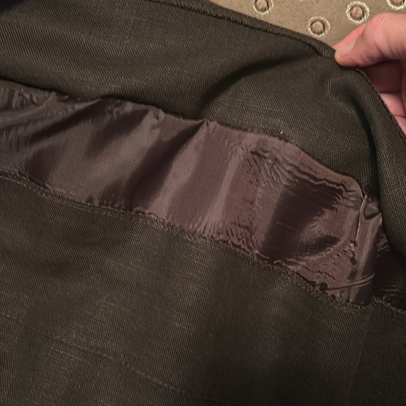 Larry Levine Brown Linen Skirt. Beautiful detail with vertical pleats.Lined Skrt - Picture 5 of 5
